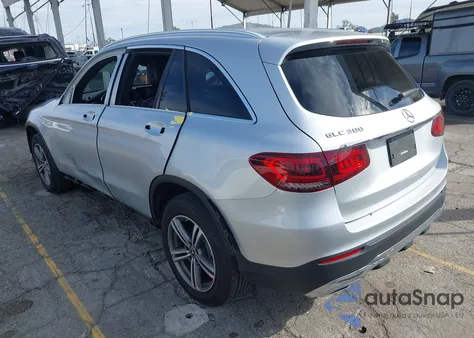 2020 Mercedes-Benz Glc 300 z USA, uszkodzony, nr VIN WDC0G8DB9LF687996
